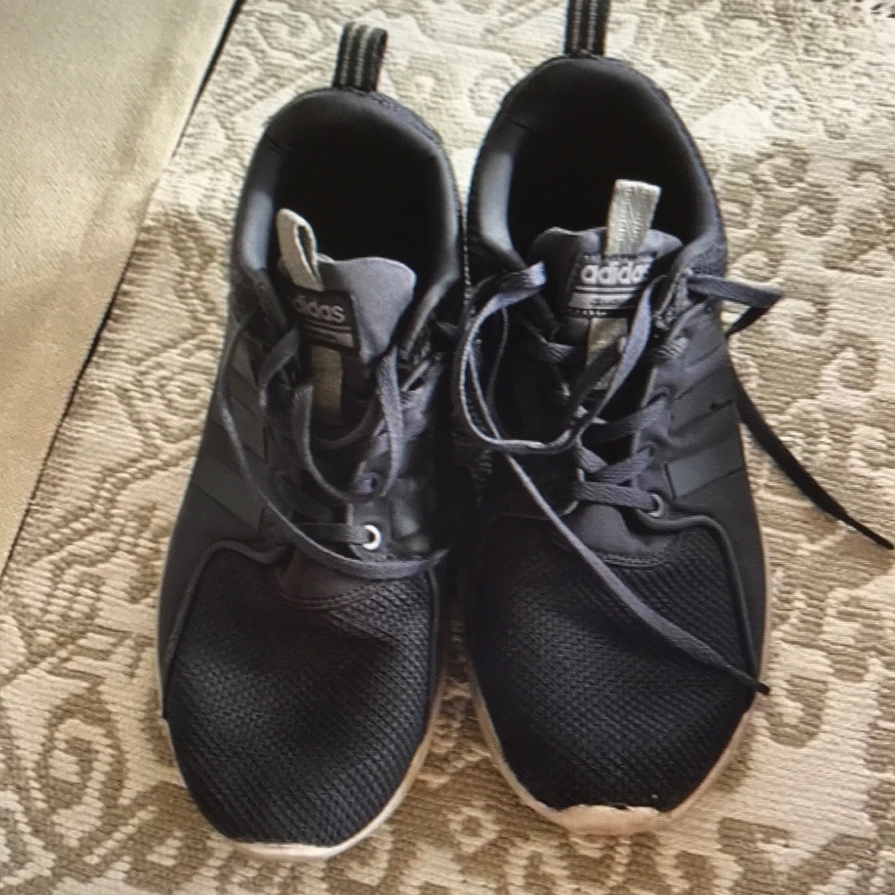 Adidas cloudfoam lite size 9 for women’s